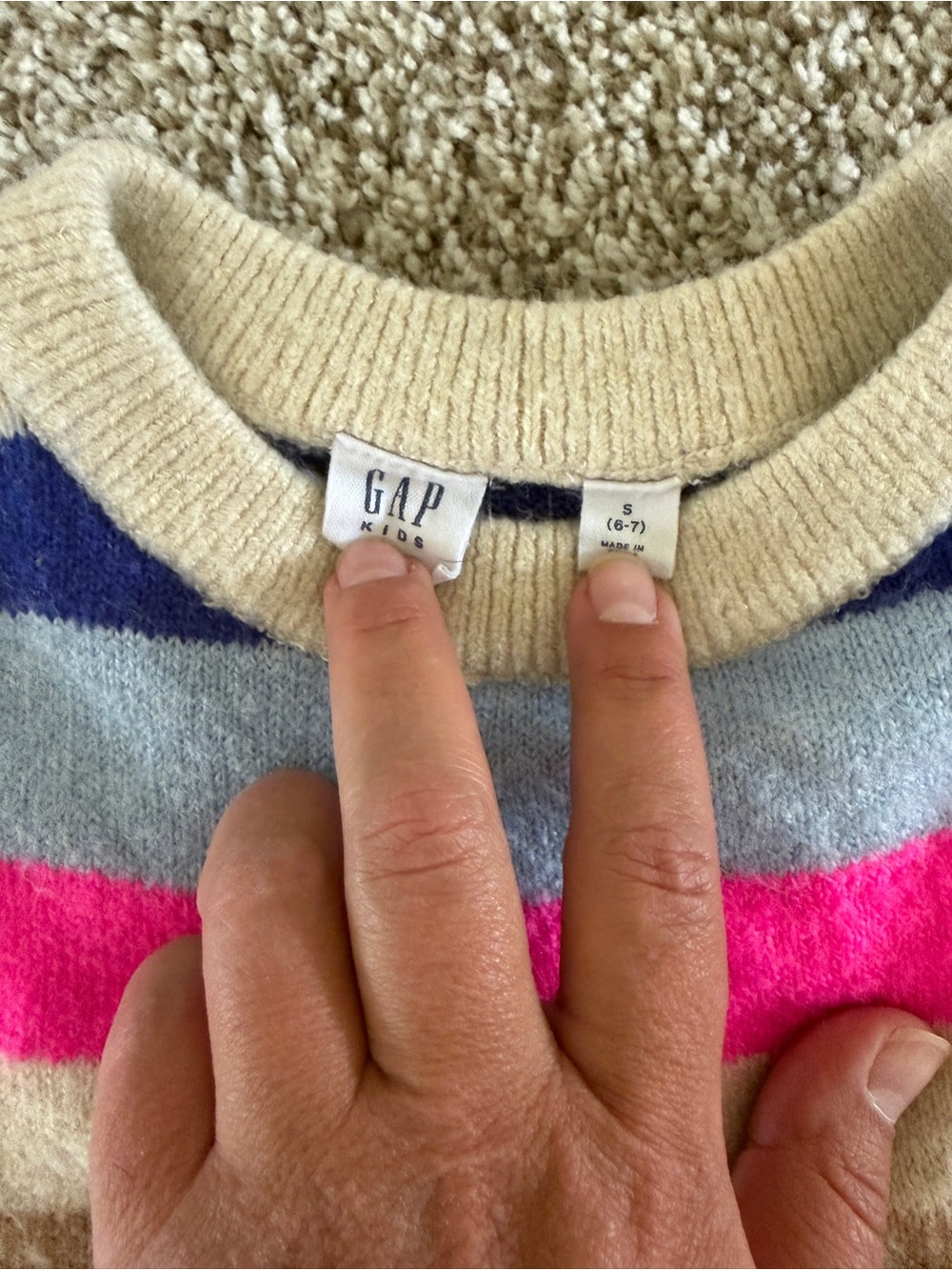 Sweater Neck Type Identification - Picture 2 of 2